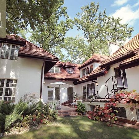 Krzysin Hotel Podkowa Leśna Exterior foto